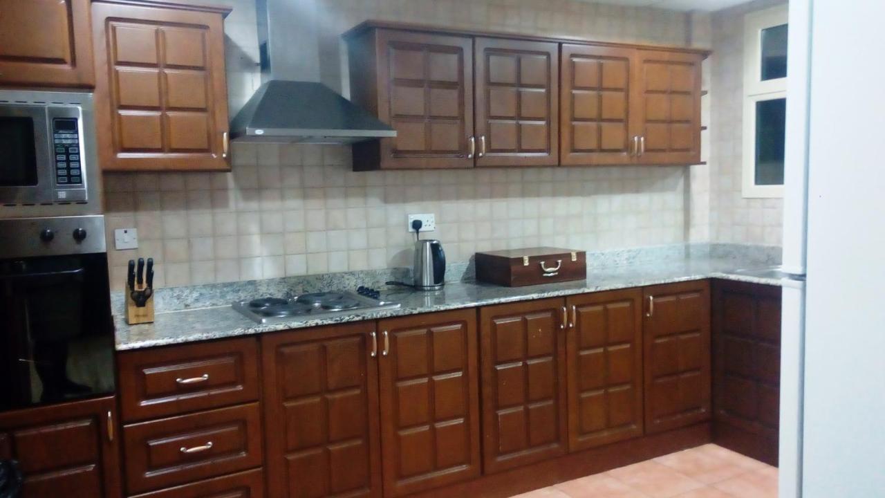 Zubara Plaza II Apartment Manama Exterior photo