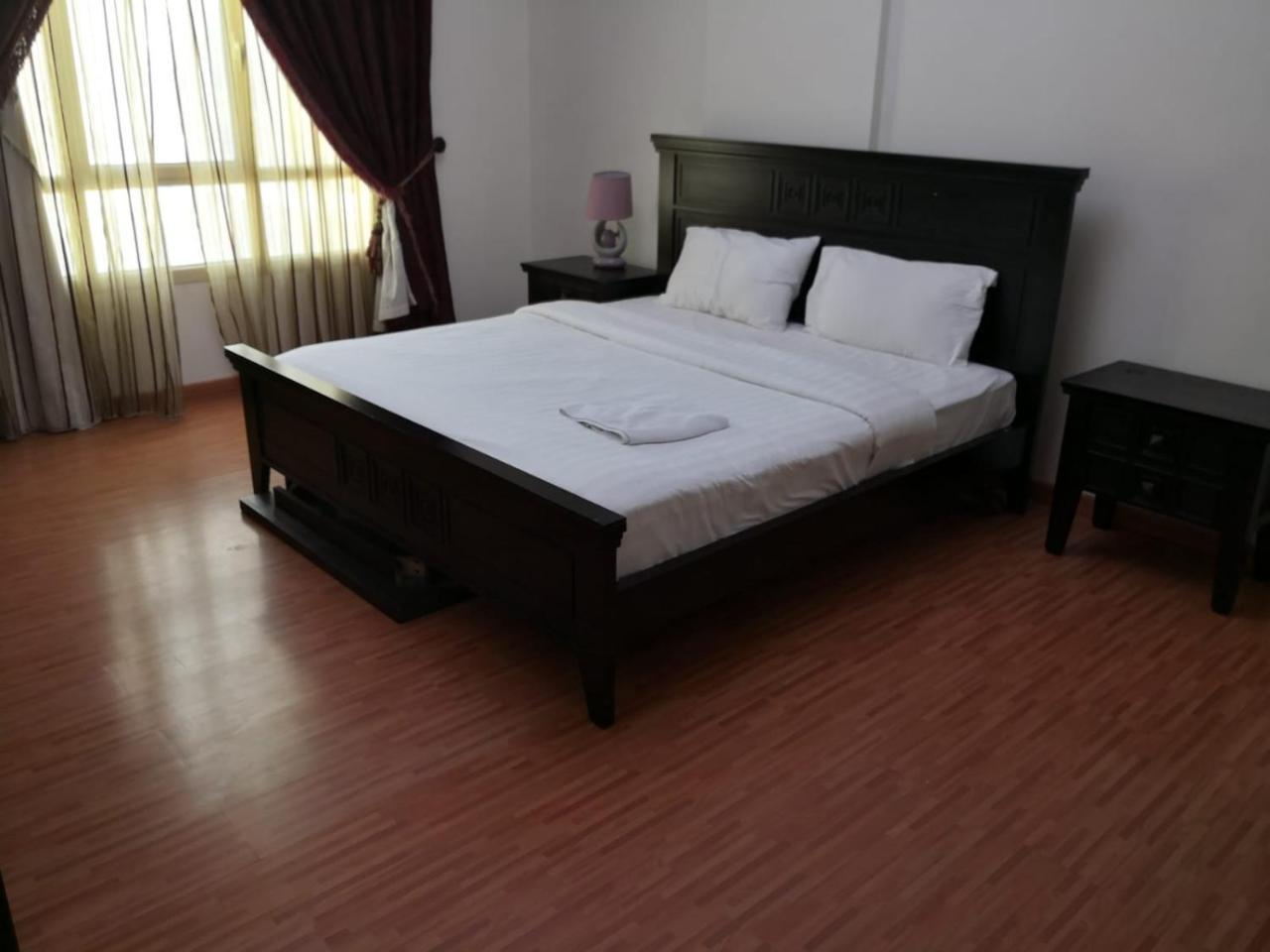 Zubara Plaza II Apartment Manama Exterior photo